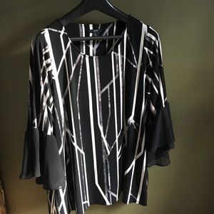 Women’s 1x Alfani top